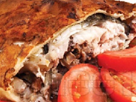 Рибник от тесто с шаран, орехи, лук, магданоз, босилек и копър на фурна за Никулден - снимка на рецептата